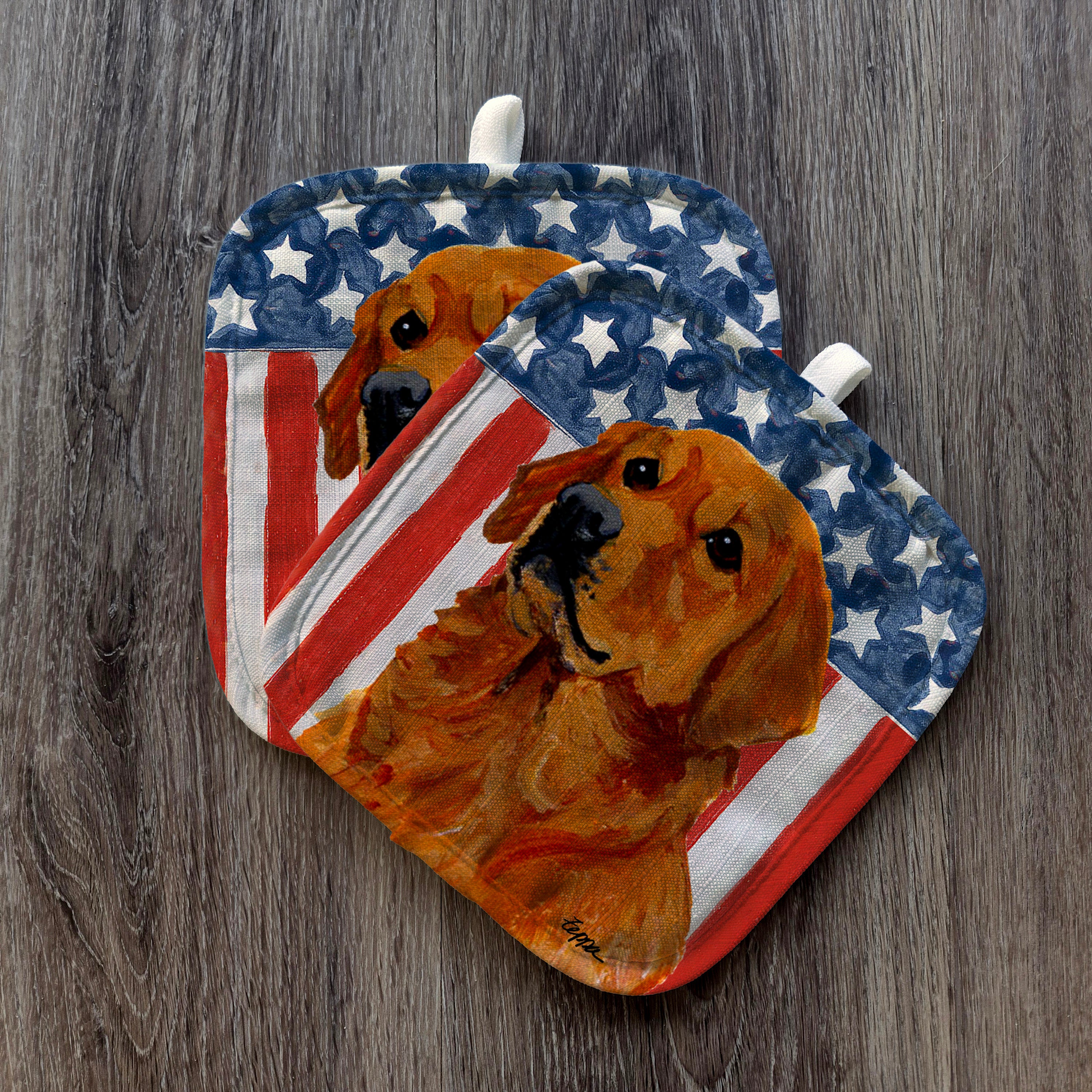 Sitting Golden Retriever Americana Pot Holder Set